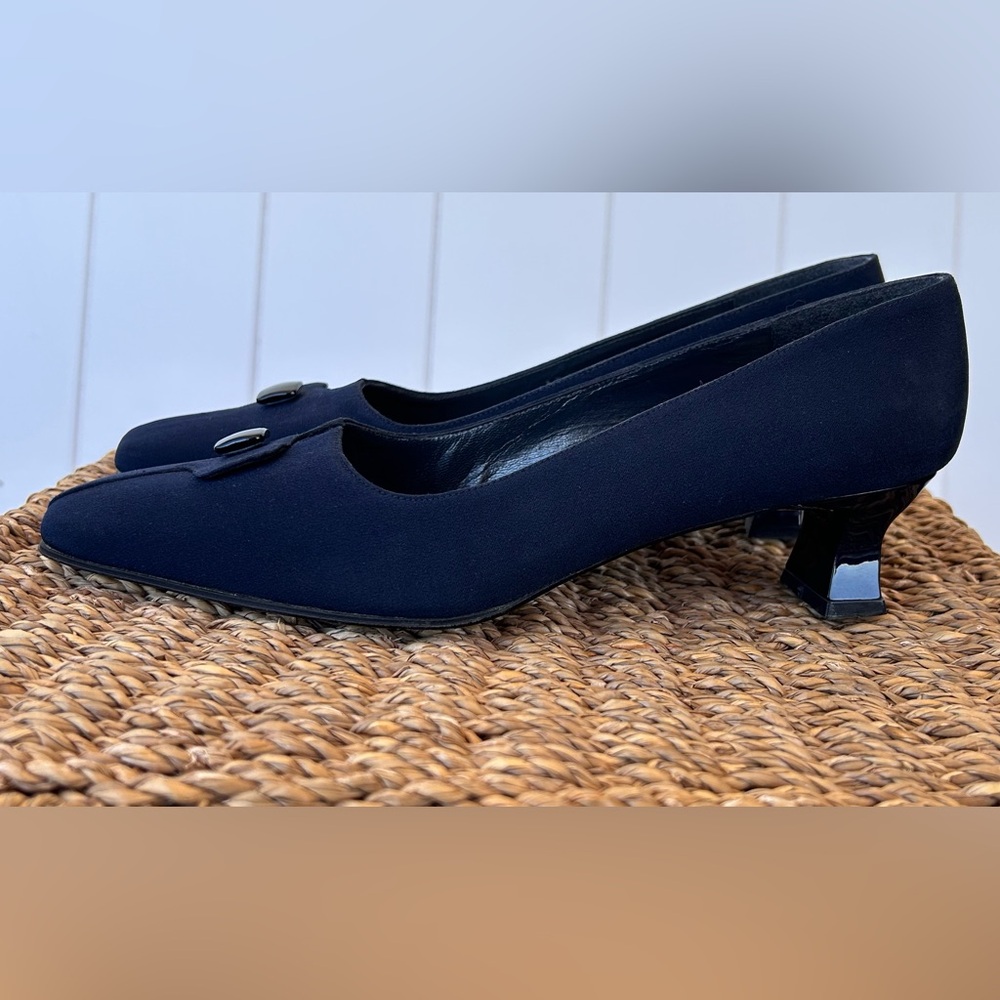 Stuart Weitzman Textured Satin Spoon Heels Square Toe Navy Size‎ 6.5M - Picture 3 of 10